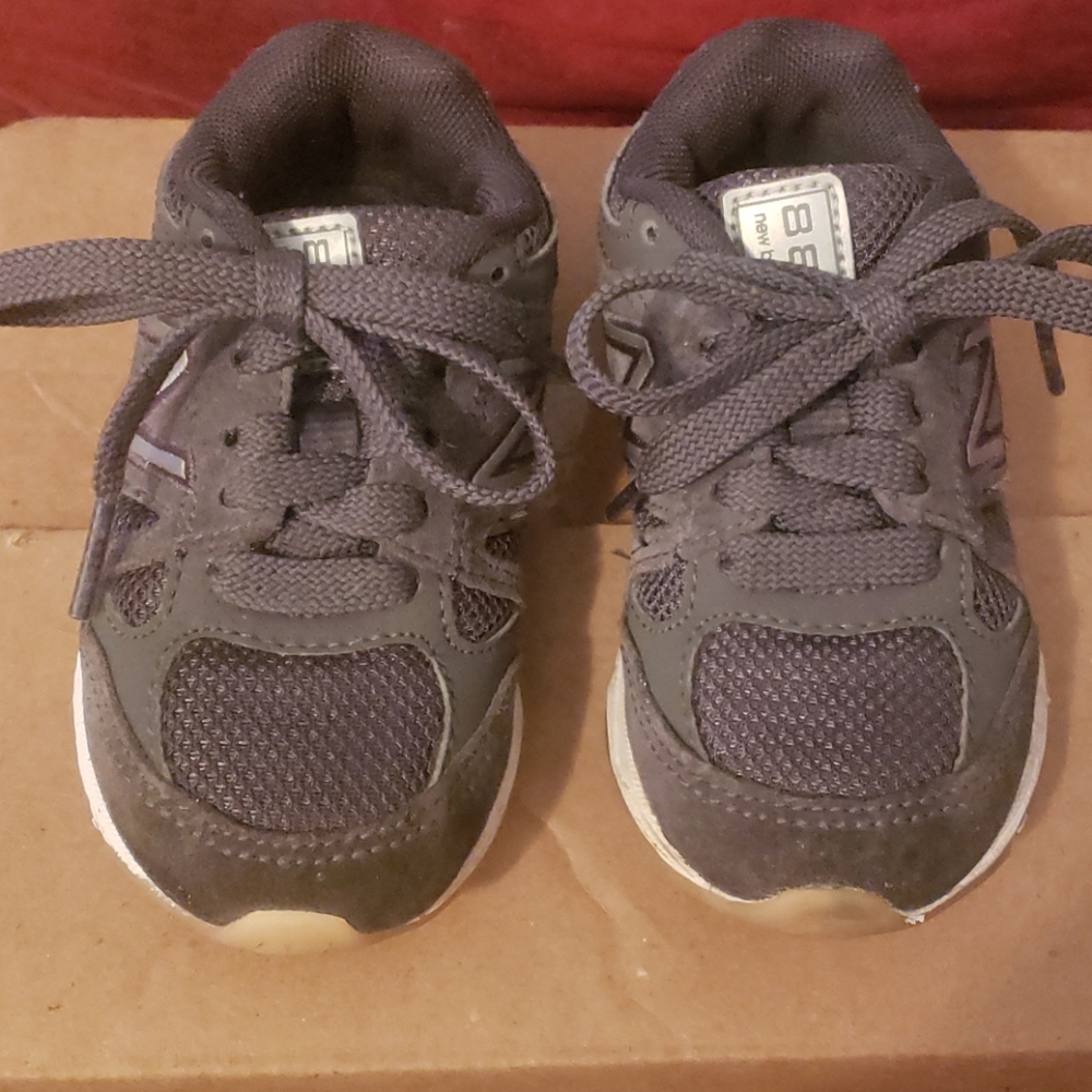 New Balanace Toddler Boy Gray Sneakers Size 6